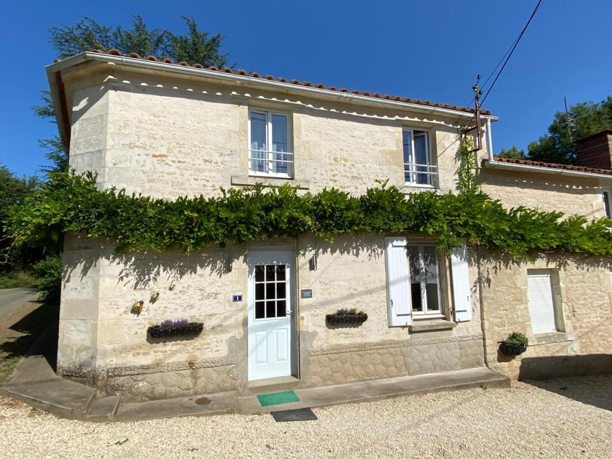 Le Gîte au Coin des Abeilles La Caillère Exterior foto