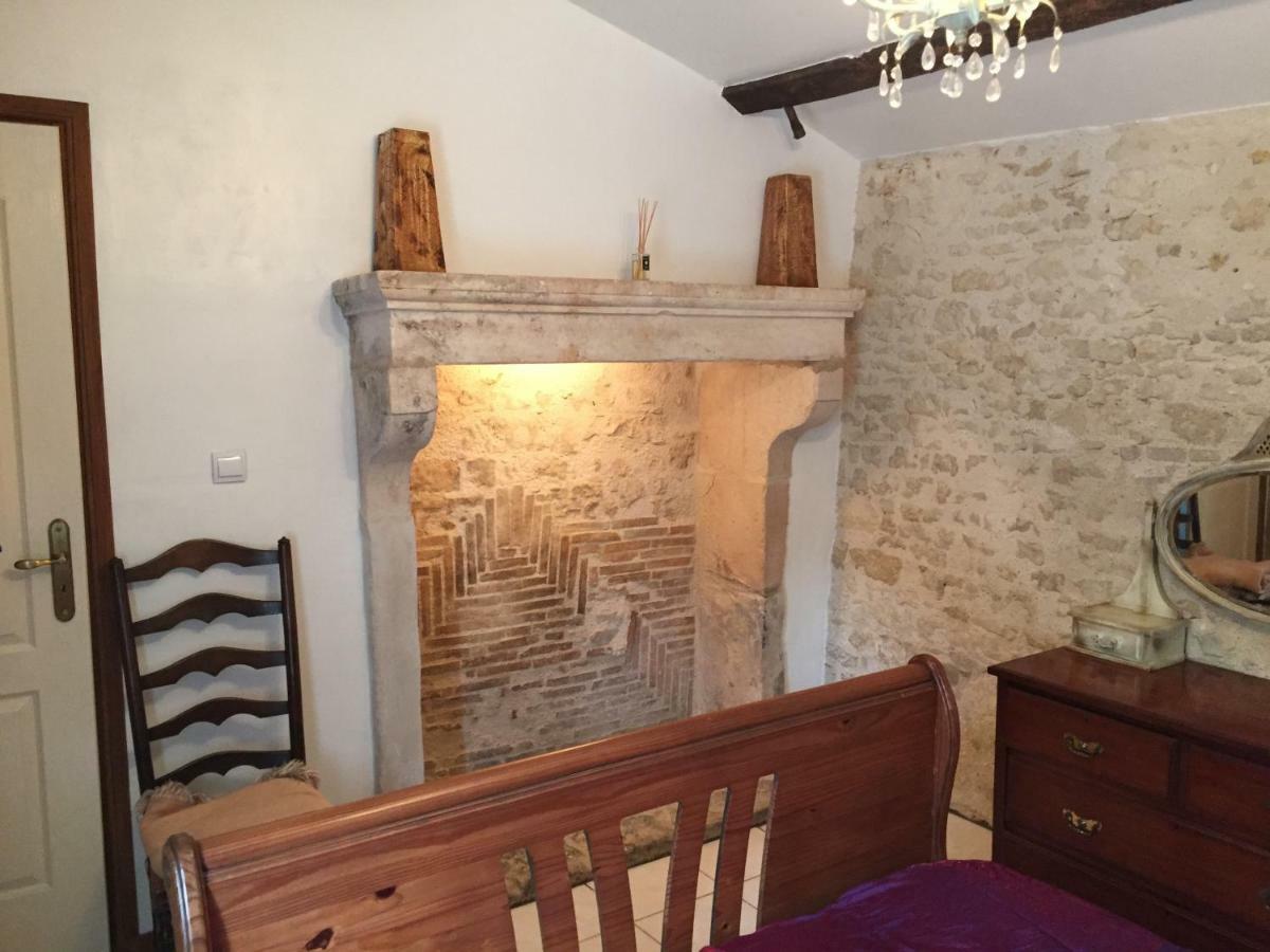 Le Gîte au Coin des Abeilles La Caillère Exterior foto