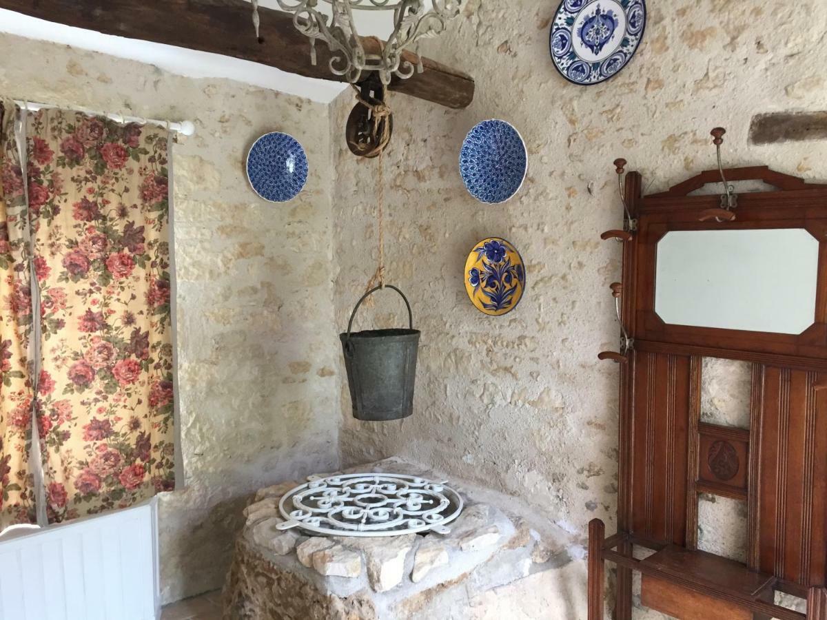 Le Gîte au Coin des Abeilles La Caillère Exterior foto